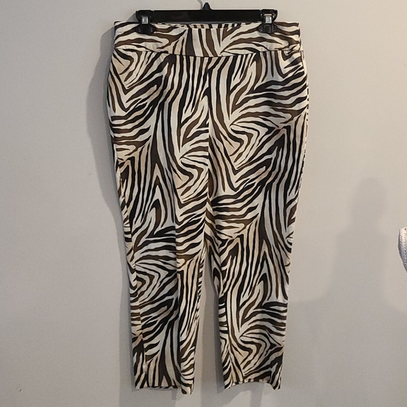 Chico's SO SLIMMING ZEBRA-PRINT CROP PANTS - Picture 4 of 10
